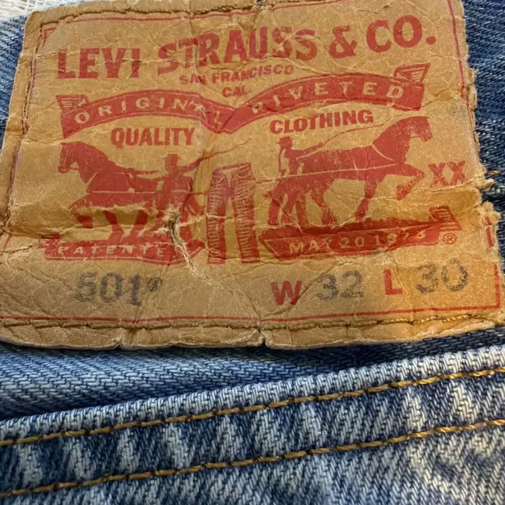 Y2KLevis 501 ButtonFly Blue Jeans W34 /L28 Funky Grunge Distressed Made 11/09